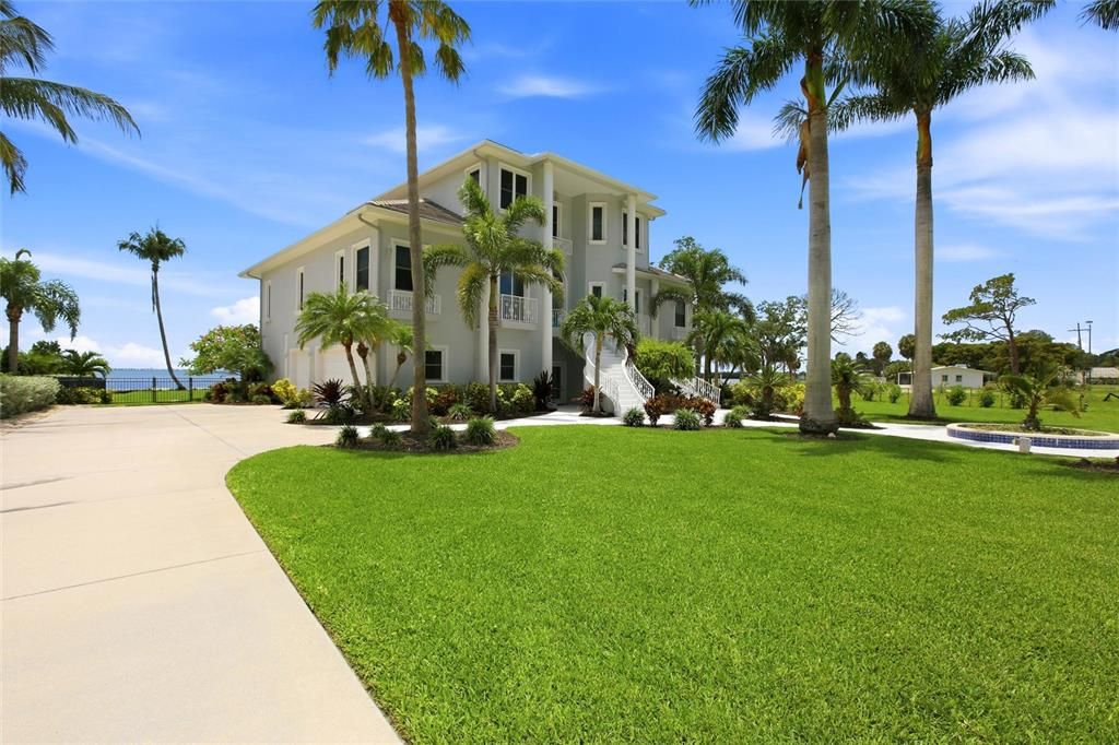 En Venta: $5,500,000 (6 camas, 5 baños, 6215 Pies cuadrados)