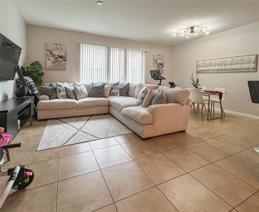 En Venta: $233,000 (3 camas, 2 baños, 1496 Pies cuadrados)