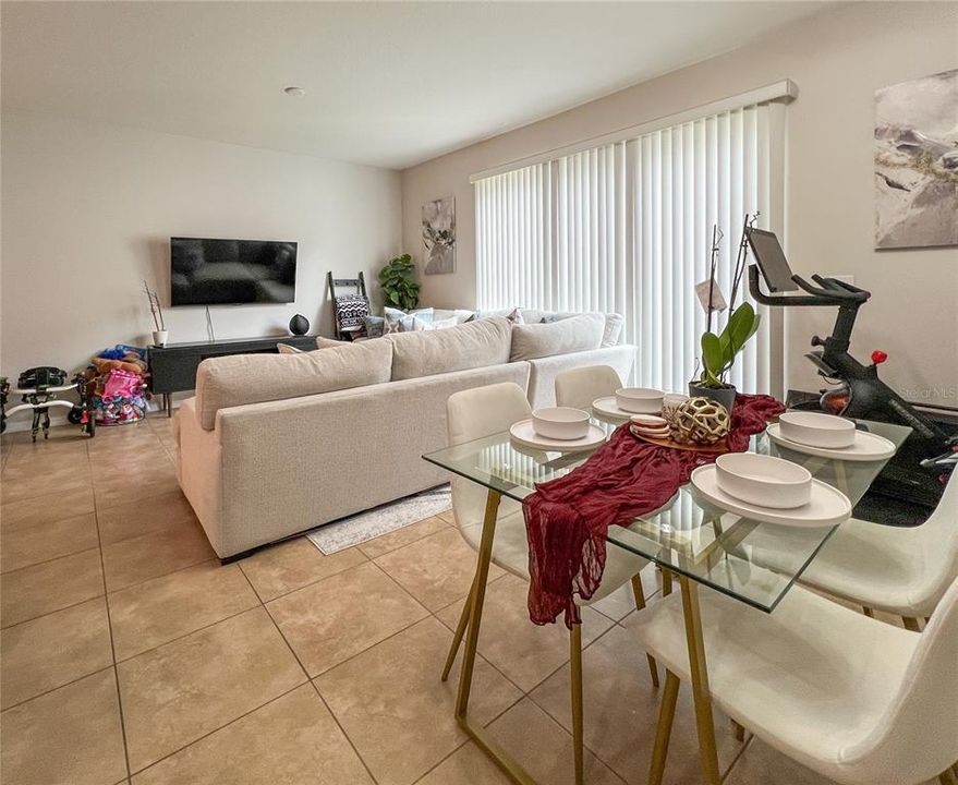 En Venta: $233,000 (3 camas, 2 baños, 1496 Pies cuadrados)