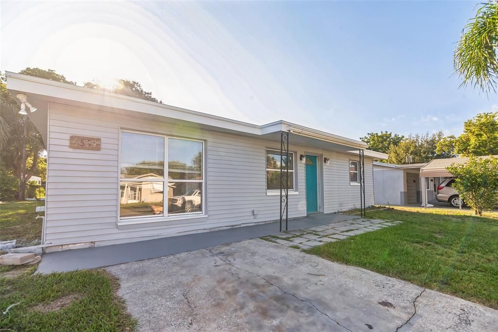 For Rent: $1,600 (3 beds, 2 baths, 1180 Square Feet)