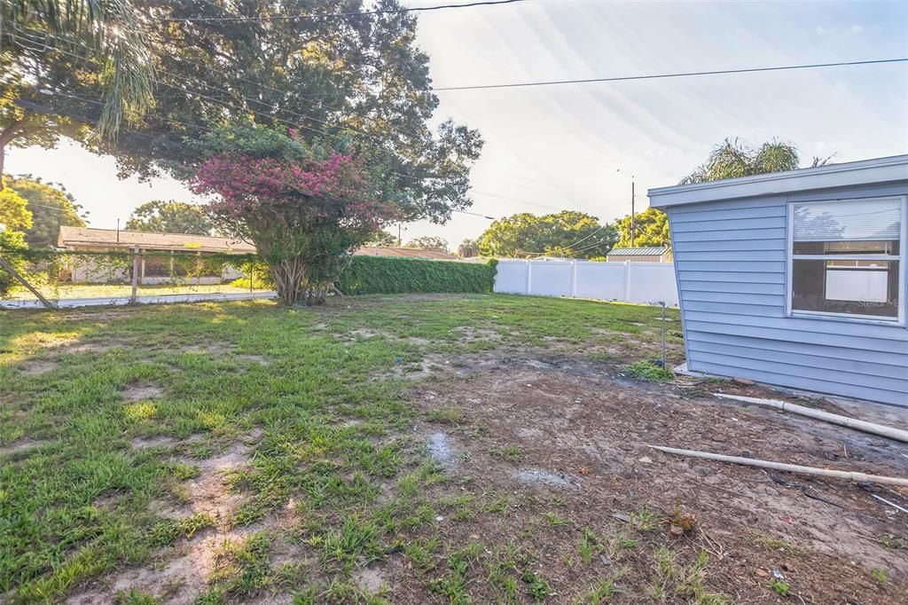 For Rent: $1,600 (3 beds, 2 baths, 1180 Square Feet)
