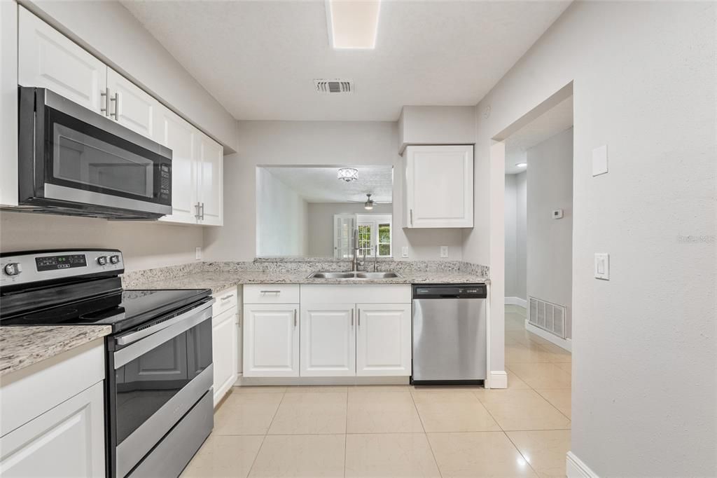 En Venta: $215,000 (2 camas, 2 baños, 1099 Pies cuadrados)