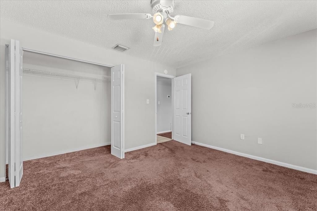 For Sale: $125,000 (2 beds, 1 baths, 899 Square Feet)