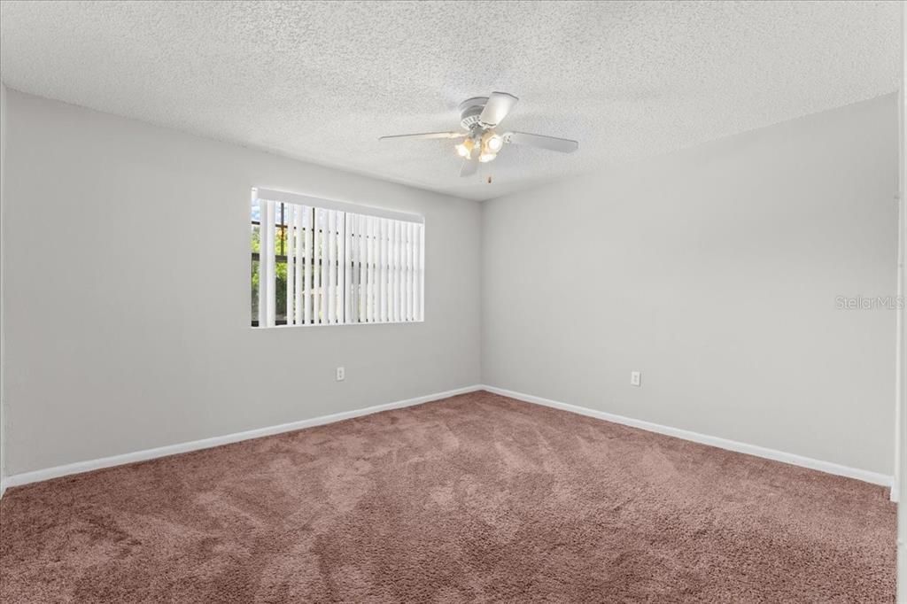 For Sale: $125,000 (2 beds, 1 baths, 899 Square Feet)