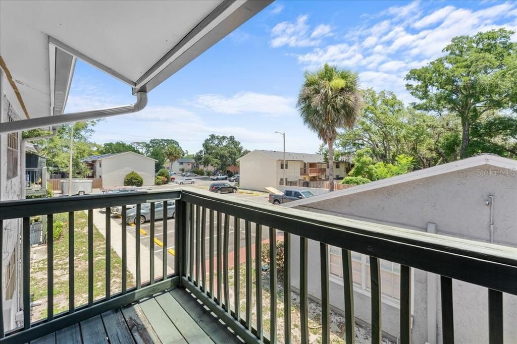 For Sale: $125,000 (2 beds, 1 baths, 899 Square Feet)