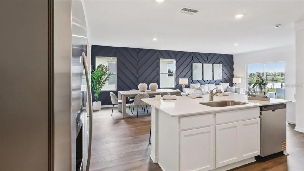 На продажу: $369,900 (5 спален, 3 ванн, 2447 Квадратных фут)