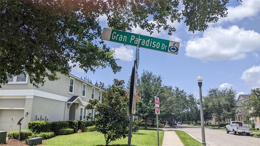 For Rent: $1,825 (2 beds, 2 baths, 1305 Square Feet)