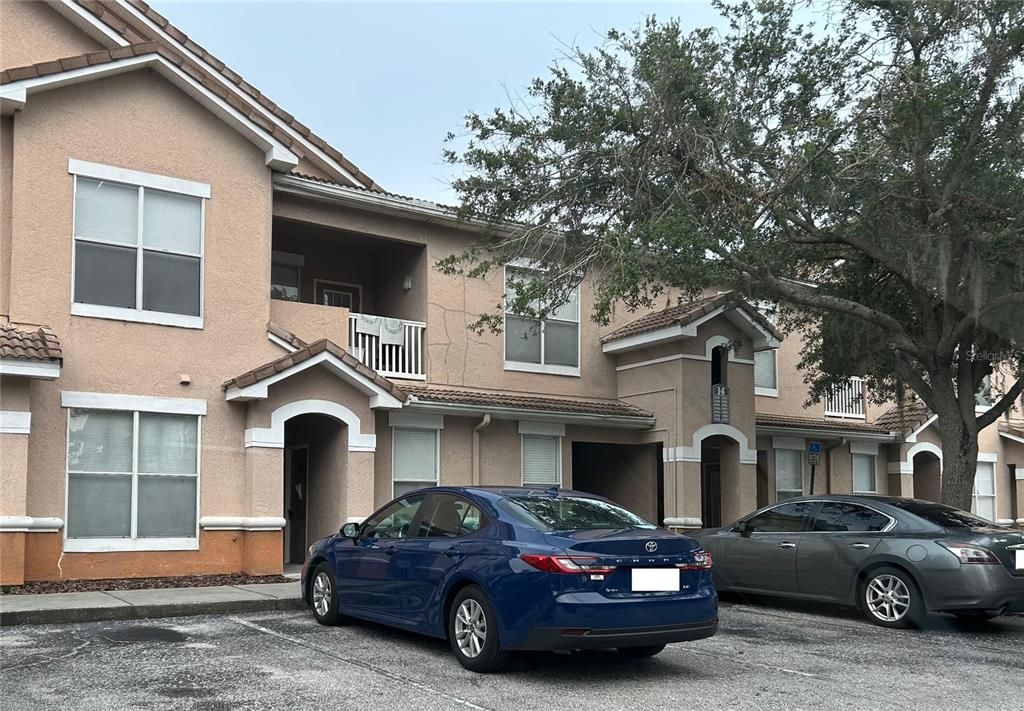 For Rent: $1,350 (1 beds, 1 baths, 830 Square Feet)
