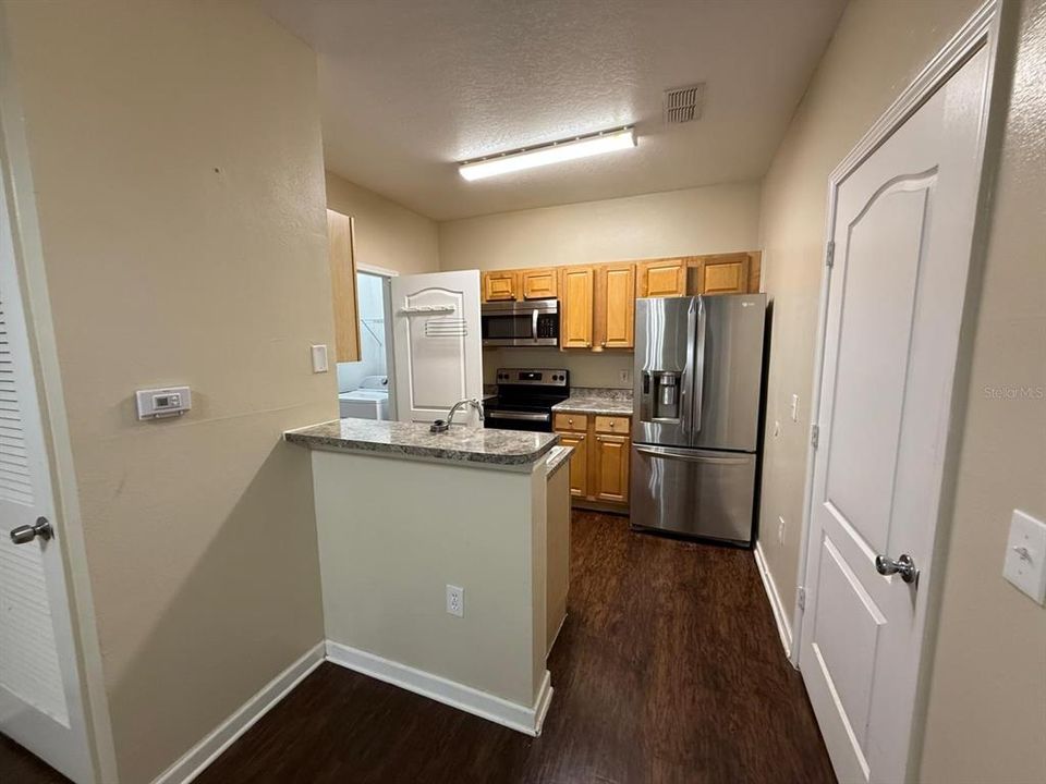 For Rent: $1,350 (1 beds, 1 baths, 830 Square Feet)