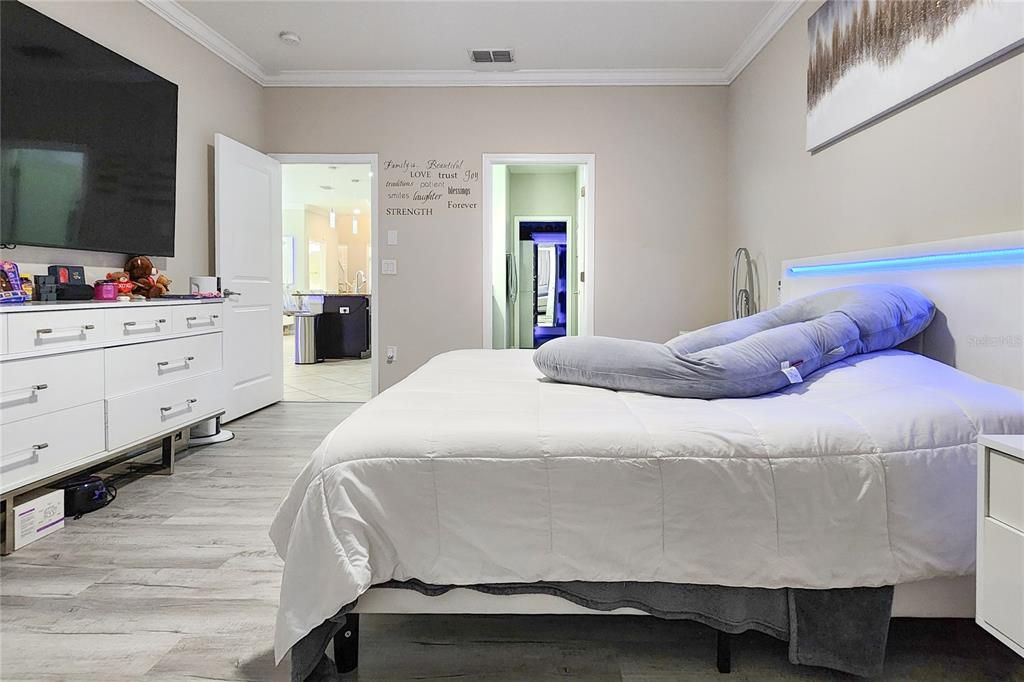 En Venta: $475,000 (5 camas, 3 baños, 2486 Pies cuadrados)