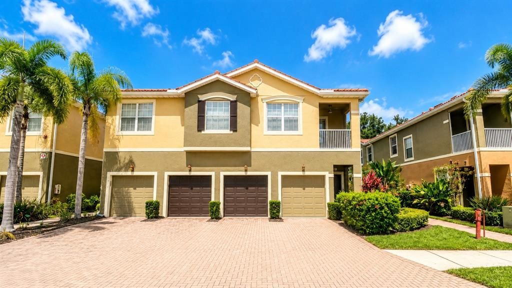 For Rent: $2,000 (3 beds, 2 baths, 1346 Square Feet)
