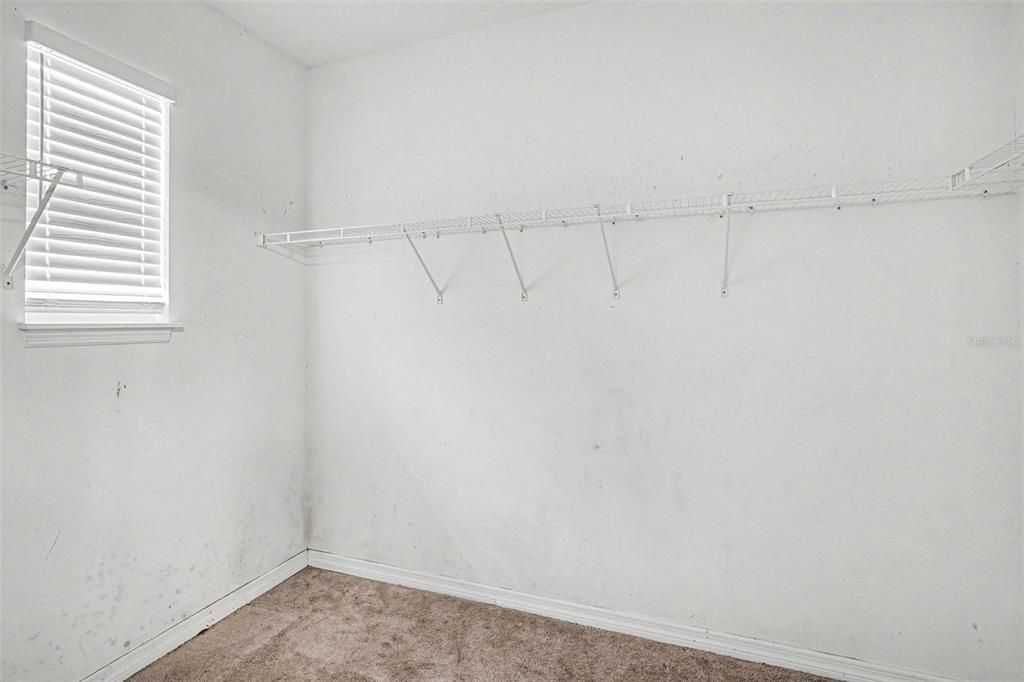 For Sale: $360,000 (4 beds, 2 baths, 1904 Square Feet)