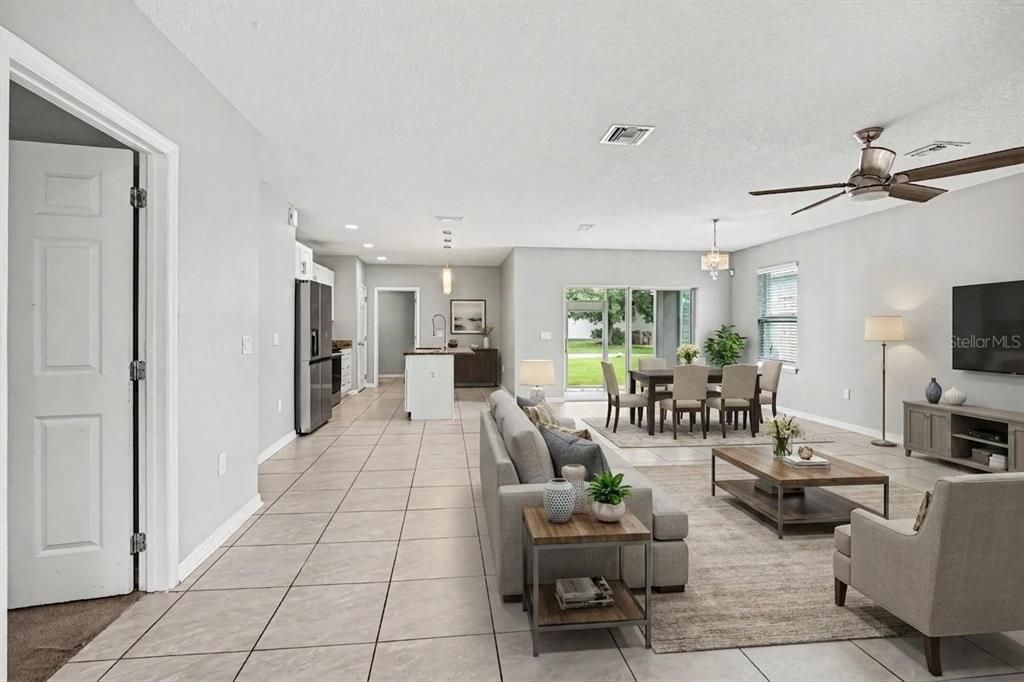 For Sale: $360,000 (4 beds, 2 baths, 1904 Square Feet)