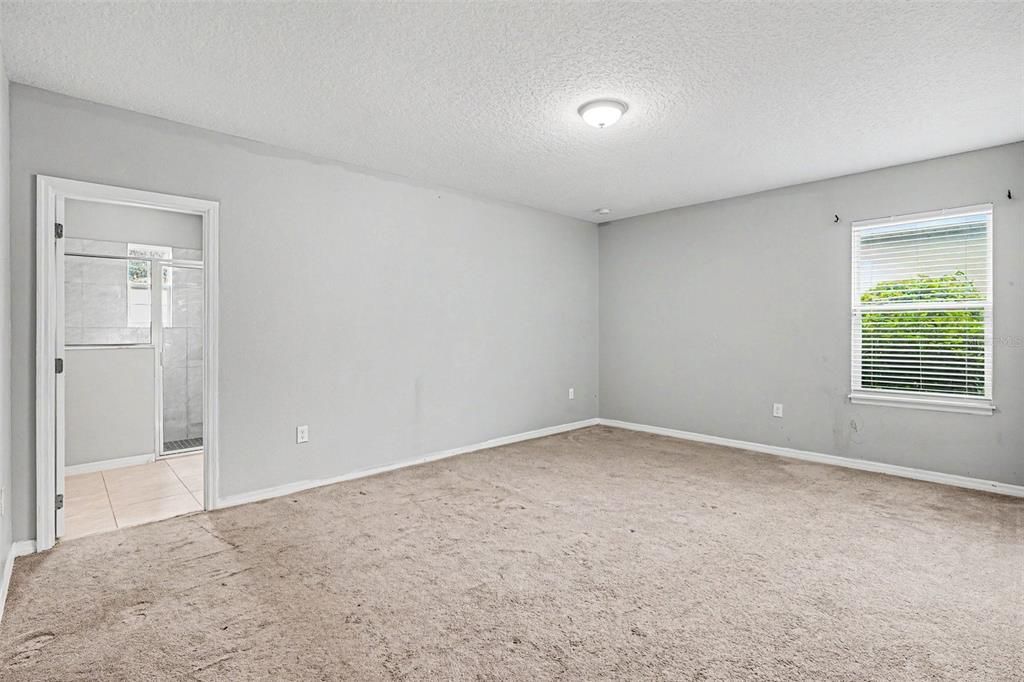 For Sale: $360,000 (4 beds, 2 baths, 1904 Square Feet)