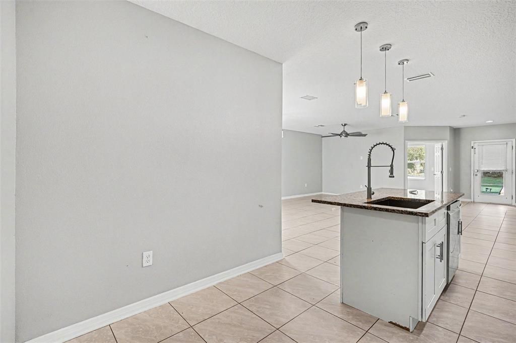 For Sale: $360,000 (4 beds, 2 baths, 1904 Square Feet)