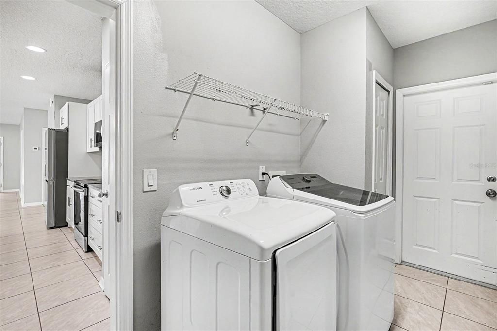 For Sale: $360,000 (4 beds, 2 baths, 1904 Square Feet)