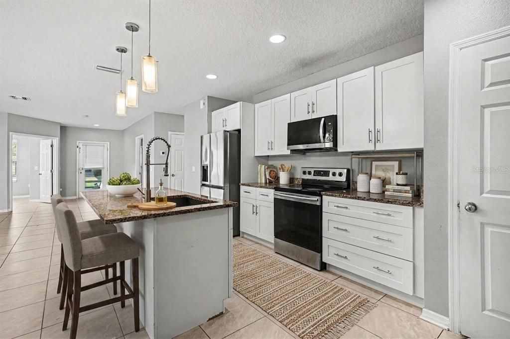 For Sale: $360,000 (4 beds, 2 baths, 1904 Square Feet)