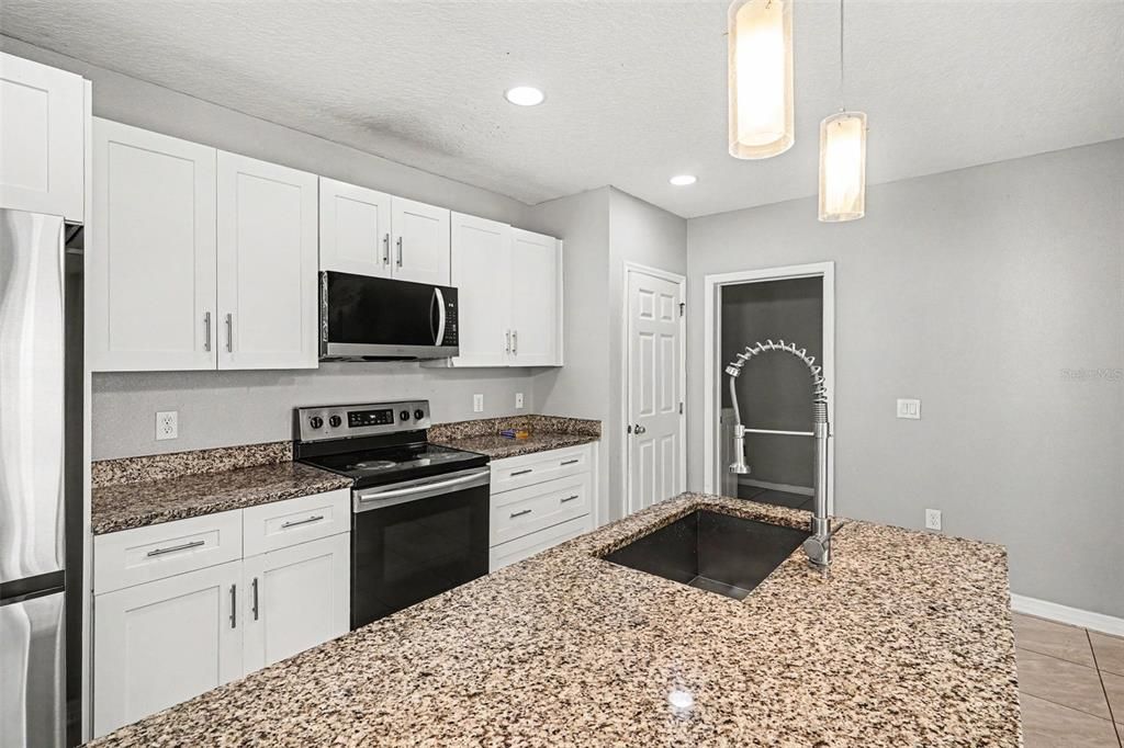 For Sale: $360,000 (4 beds, 2 baths, 1904 Square Feet)