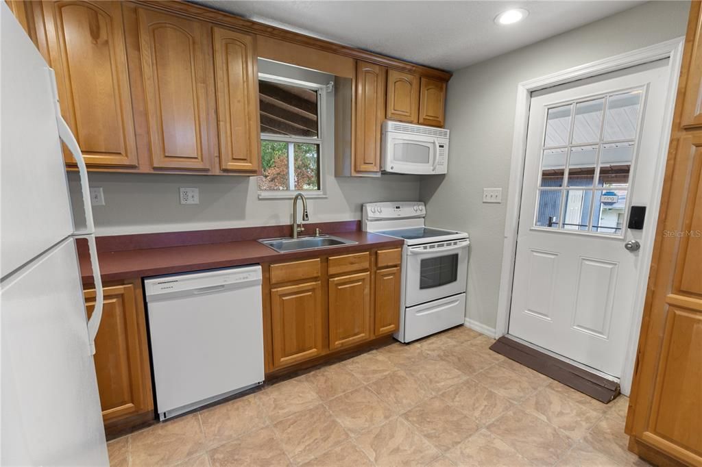 En Venta: $179,000 (2 camas, 2 baños, 912 Pies cuadrados)