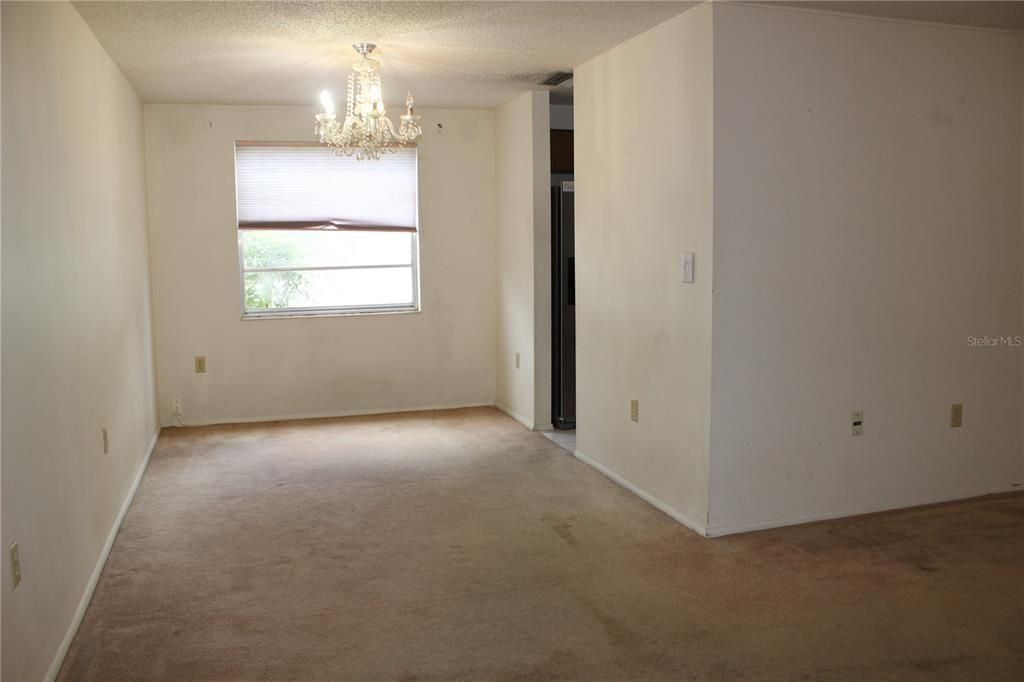For Sale: $274,900 (3 beds, 2 baths, 1518 Square Feet)