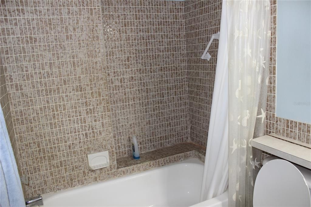 For Sale: $274,900 (3 beds, 2 baths, 1518 Square Feet)