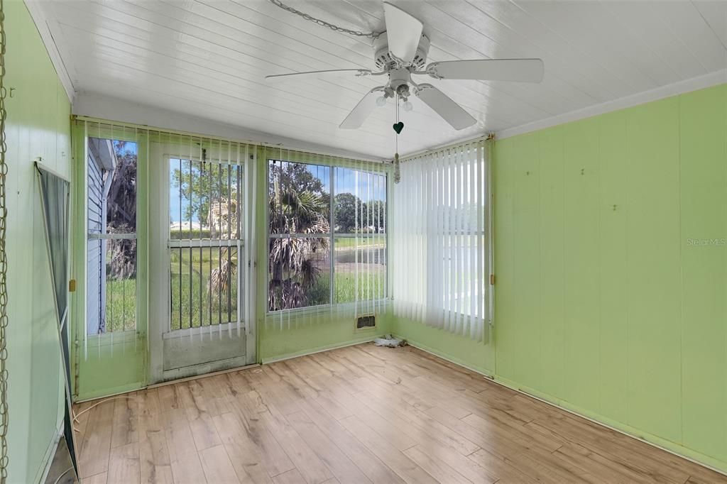 For Sale: $125,000 (2 beds, 2 baths, 1300 Square Feet)