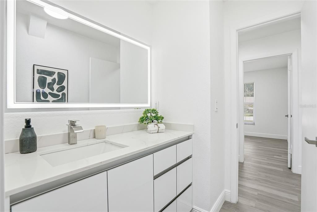 For Sale: $359,900 (3 beds, 1 baths, 1089 Square Feet)