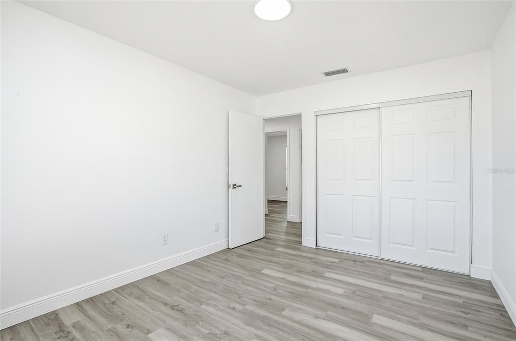 For Sale: $359,900 (3 beds, 1 baths, 1089 Square Feet)