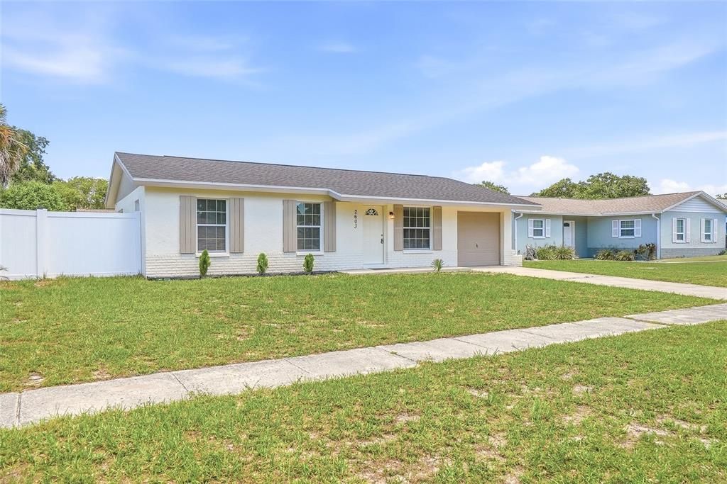 For Sale: $359,900 (3 beds, 1 baths, 1089 Square Feet)