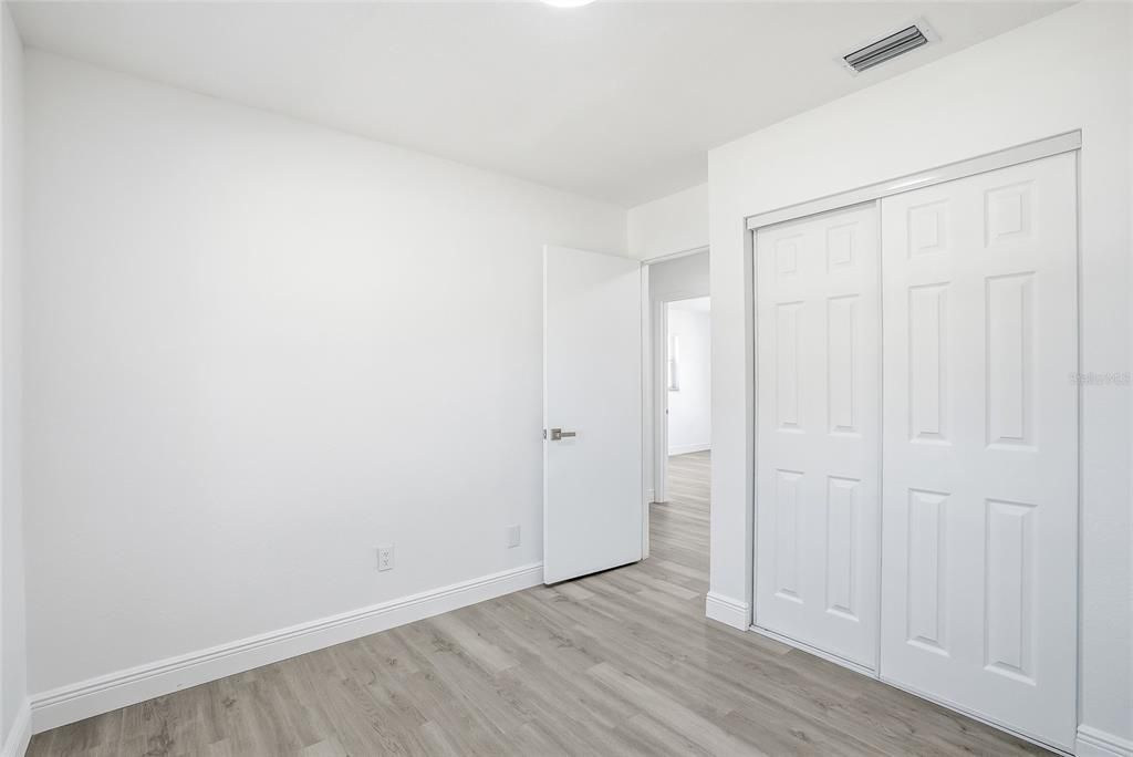 For Sale: $359,900 (3 beds, 1 baths, 1089 Square Feet)