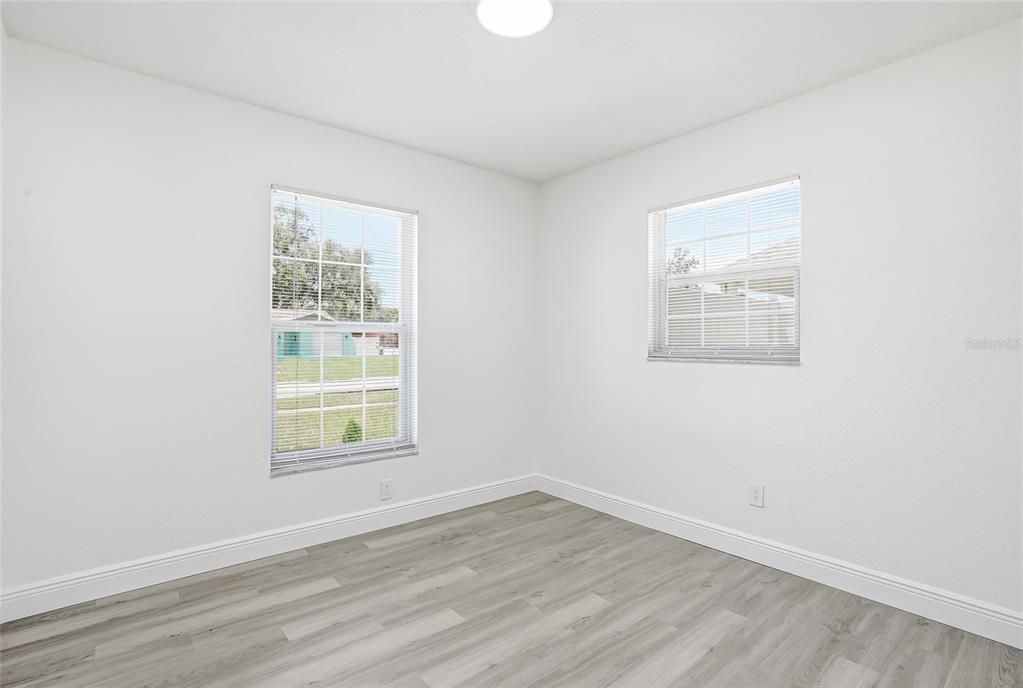 For Sale: $359,900 (3 beds, 1 baths, 1089 Square Feet)