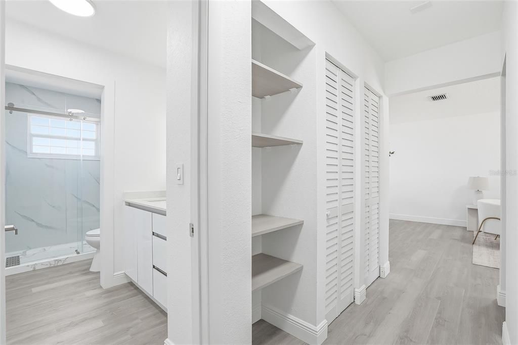 For Sale: $359,900 (3 beds, 1 baths, 1089 Square Feet)