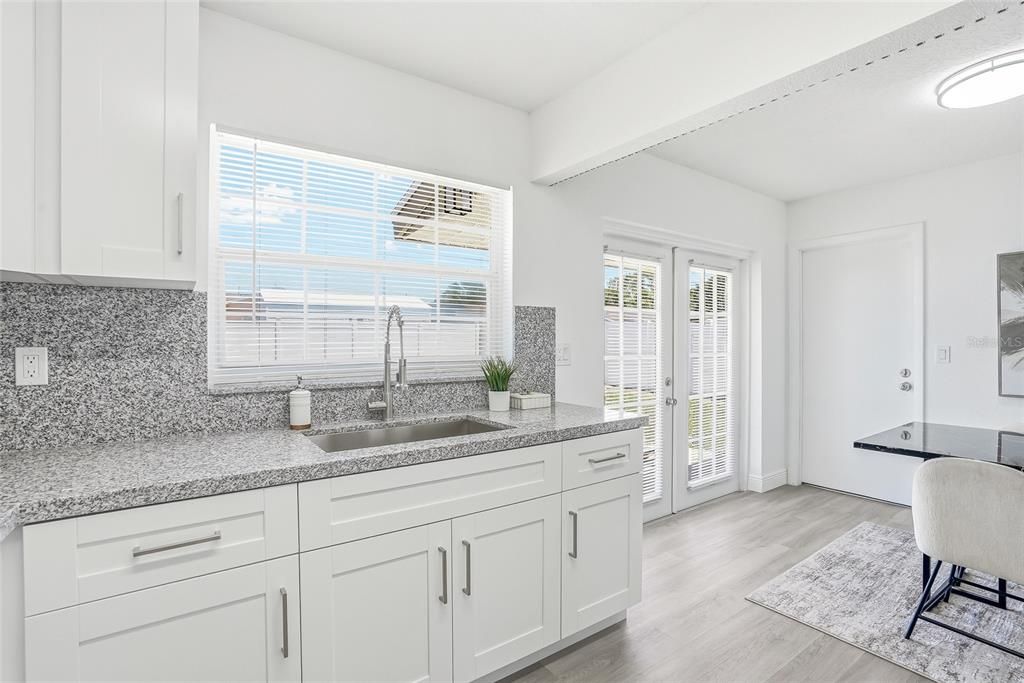 For Sale: $359,900 (3 beds, 1 baths, 1089 Square Feet)