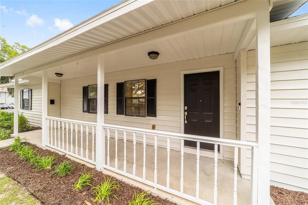 For Sale: $274,900 (3 beds, 2 baths, 1180 Square Feet)