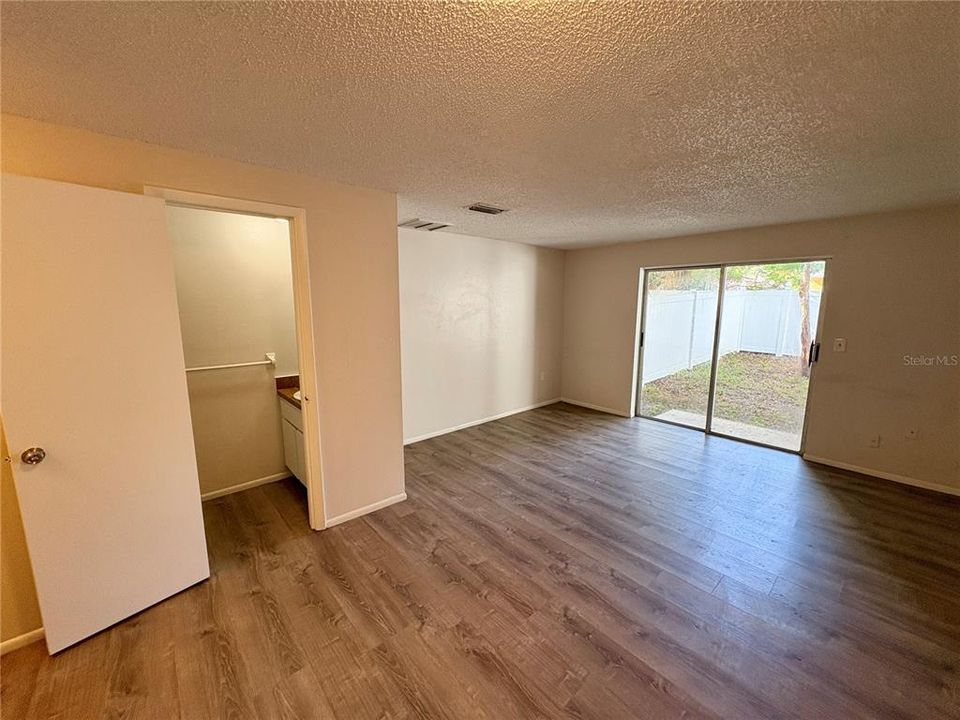 For Rent: $1,350 (2 beds, 1 baths, 1209 Square Feet)