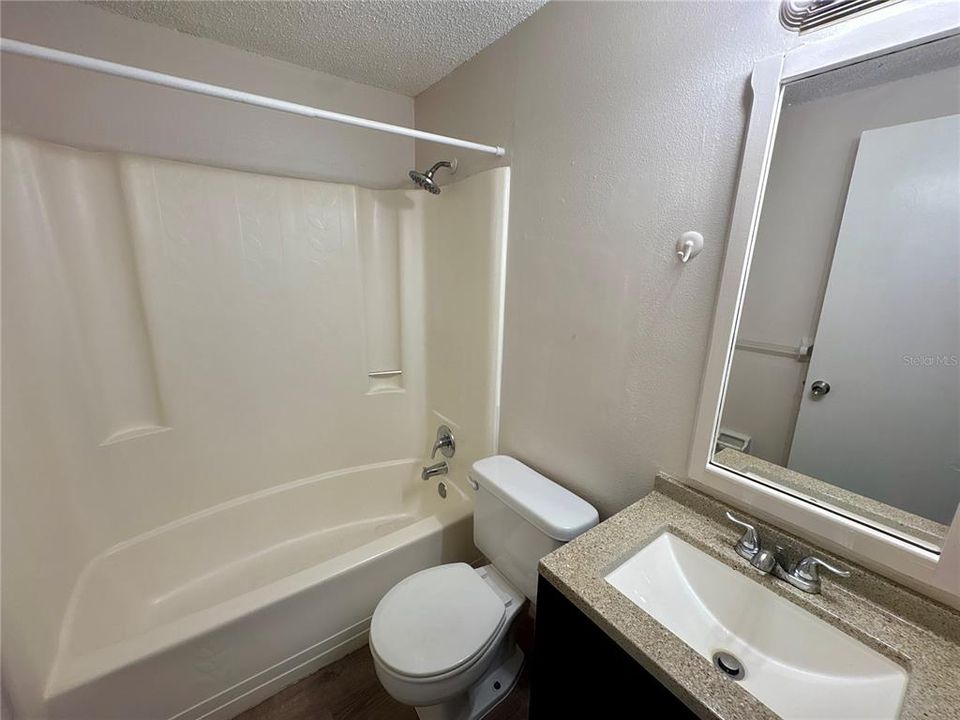 For Rent: $1,350 (2 beds, 1 baths, 1209 Square Feet)