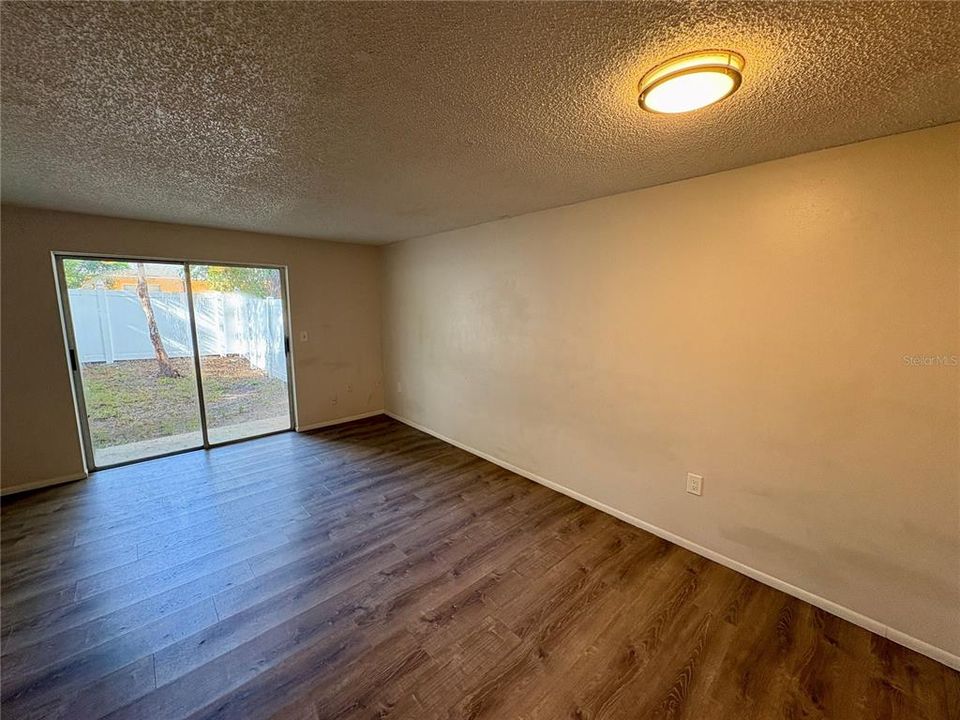 For Rent: $1,350 (2 beds, 1 baths, 1209 Square Feet)