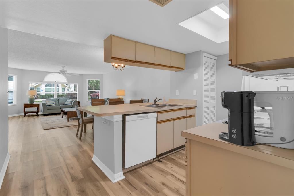 For Sale: $224,000 (3 beds, 2 baths, 1220 Square Feet)