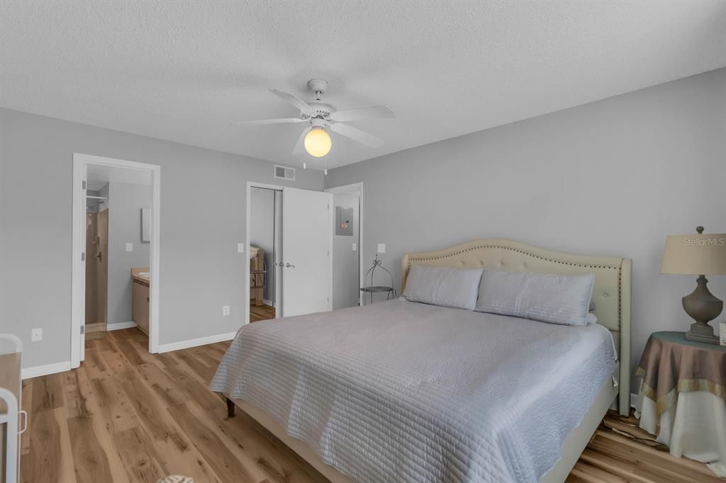For Sale: $224,000 (3 beds, 2 baths, 1220 Square Feet)