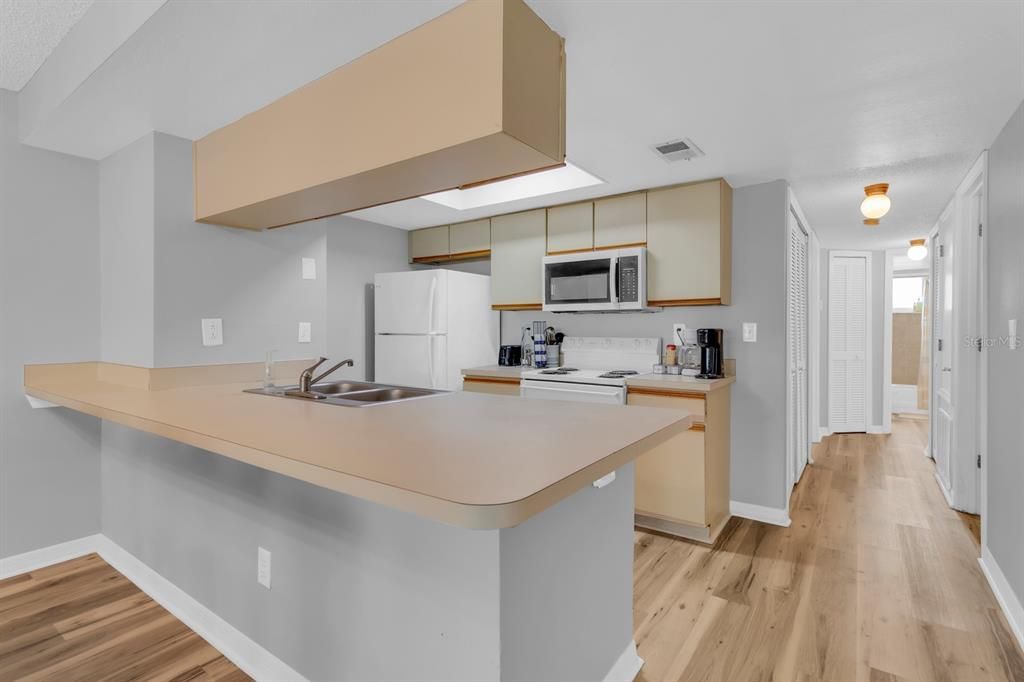 For Sale: $224,000 (3 beds, 2 baths, 1220 Square Feet)