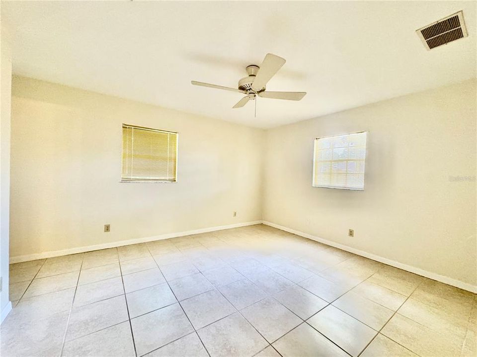For Rent: $1,800 (2 beds, 2 baths, 1029 Square Feet)
