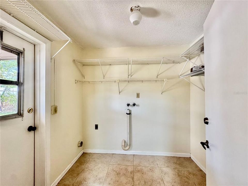 For Rent: $1,800 (2 beds, 2 baths, 1029 Square Feet)