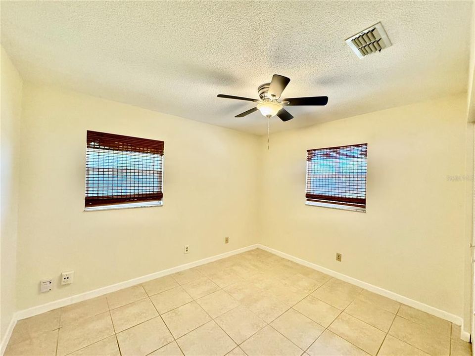 For Rent: $1,800 (2 beds, 2 baths, 1029 Square Feet)