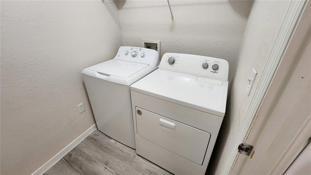 For Sale: $165,000 (2 beds, 2 baths, 1144 Square Feet)