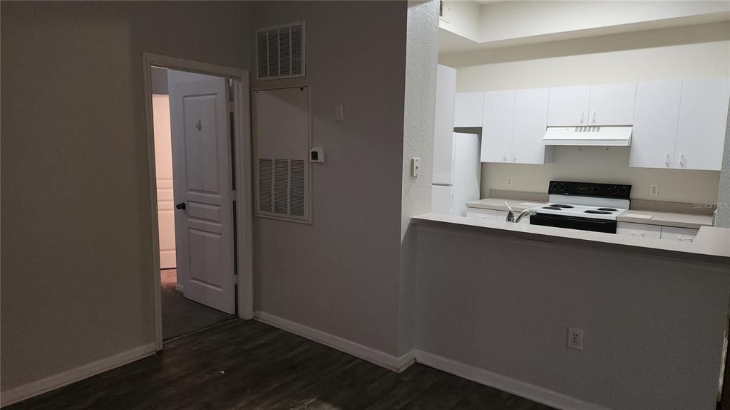 For Sale: $165,000 (2 beds, 2 baths, 1144 Square Feet)