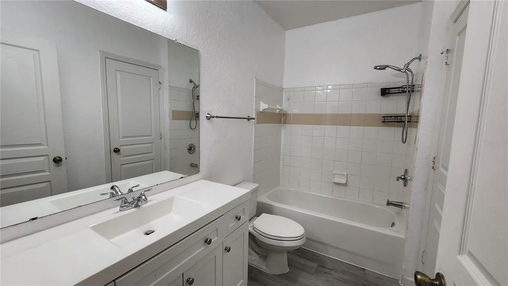 For Sale: $165,000 (2 beds, 2 baths, 1144 Square Feet)