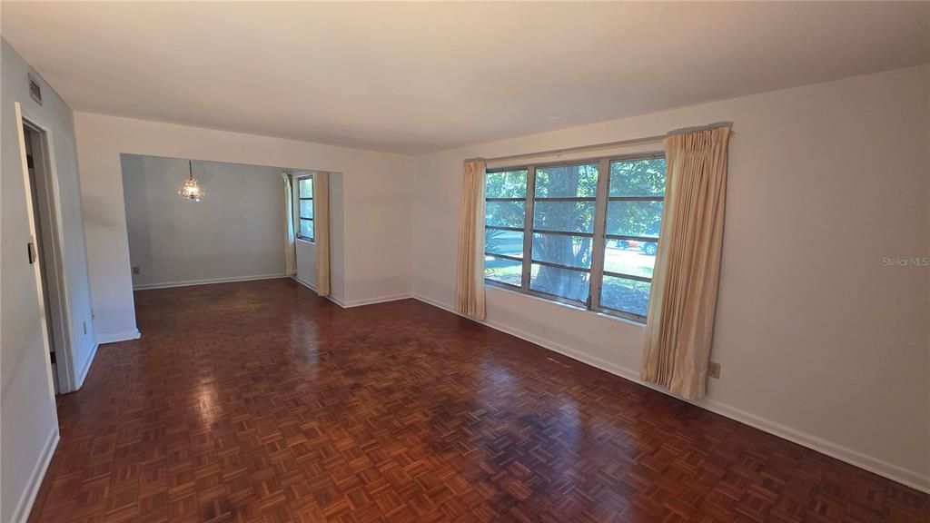 На продажу: $344,000 (3 спален, 2 ванн, 1954 Квадратных фут)