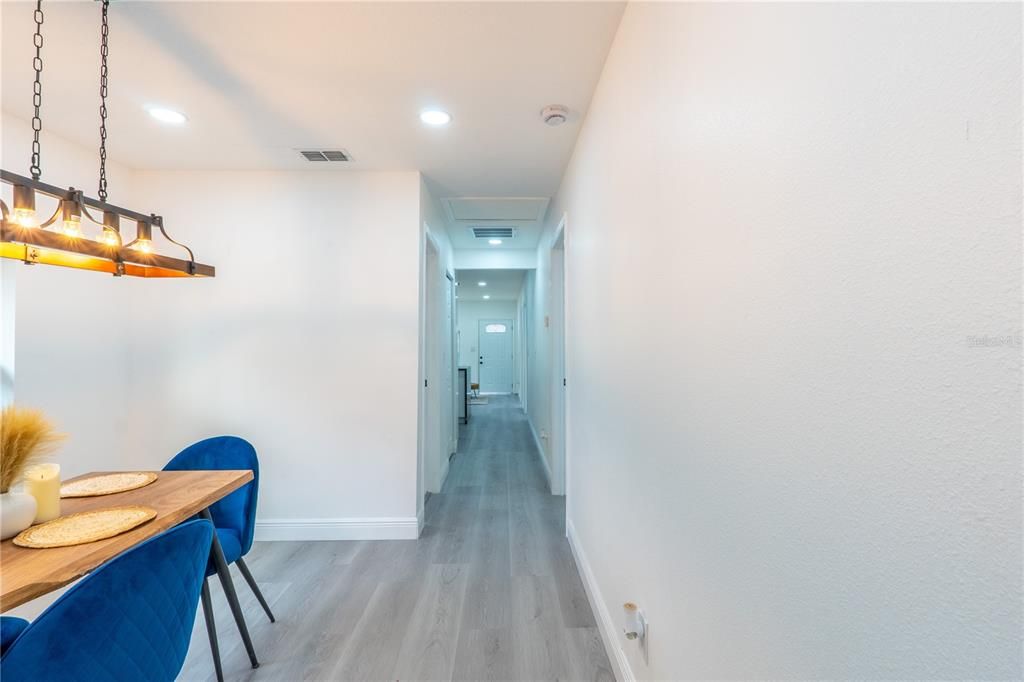 En Venta: $450,000 (4 camas, 3 baños, 1650 Pies cuadrados)