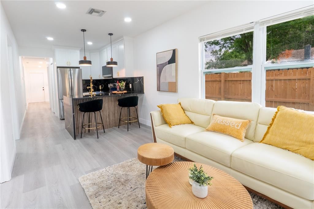 En Venta: $450,000 (4 camas, 3 baños, 1650 Pies cuadrados)