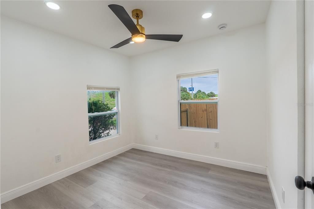 En Venta: $450,000 (4 camas, 3 baños, 1650 Pies cuadrados)